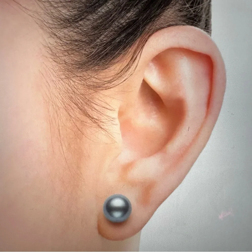 Cultured freshwater button‎ pearl stud earrings NWT